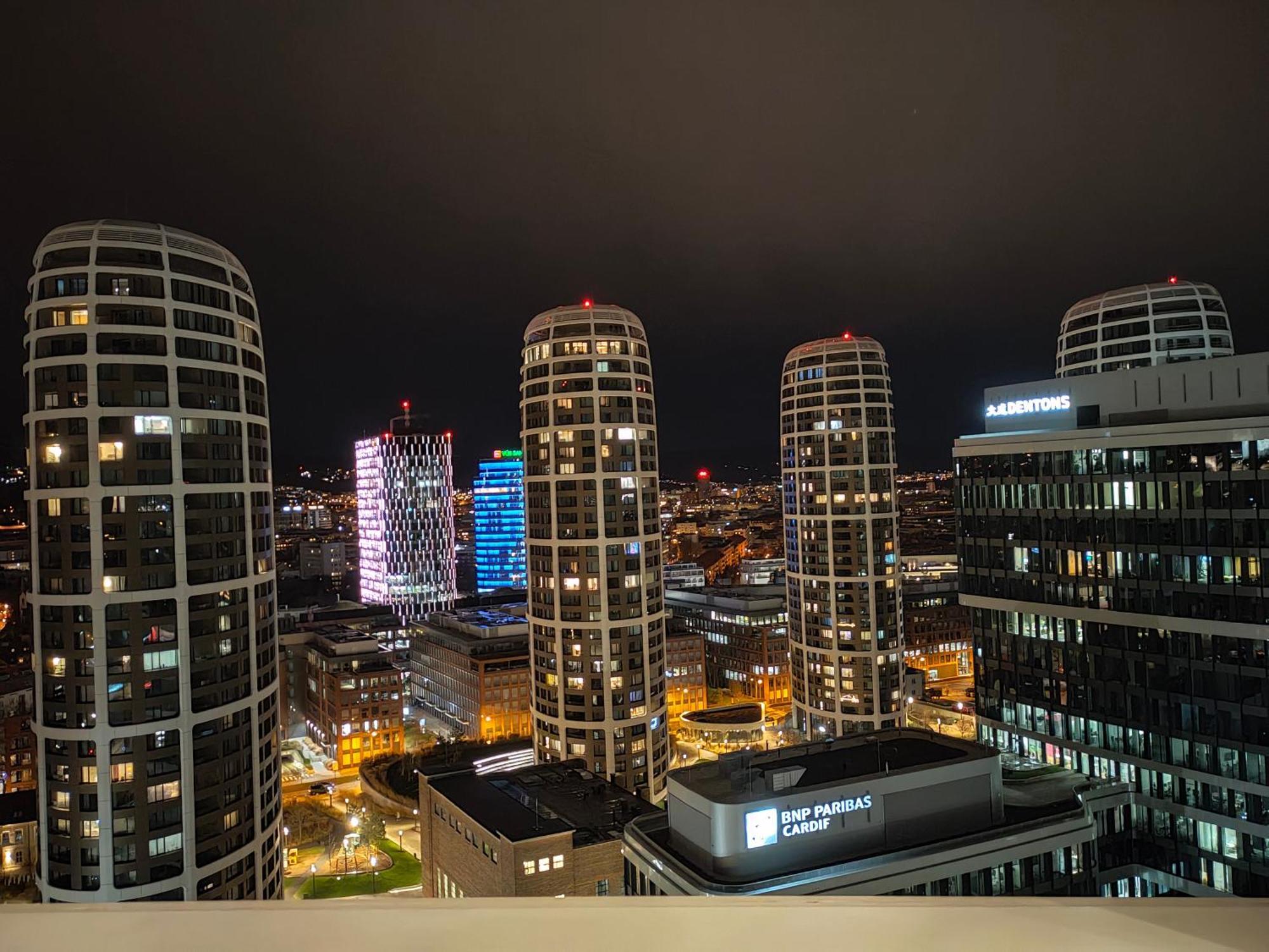 Sag Romantic 22 Floor Panorama City Free Parking Free Wifi Bratislava Eksteriør bilde
